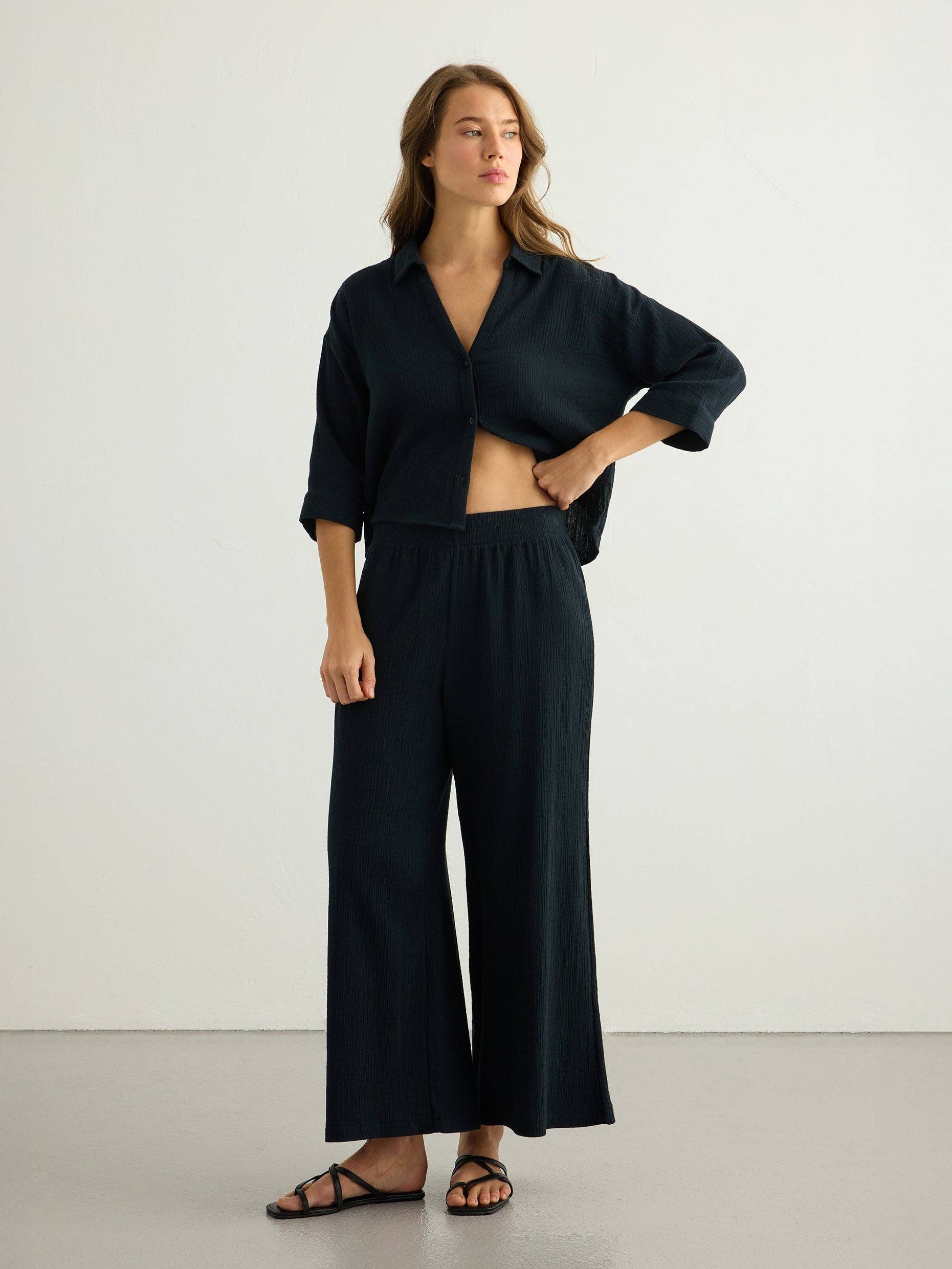 Aura Mini Shirt - Black: Black / M-L